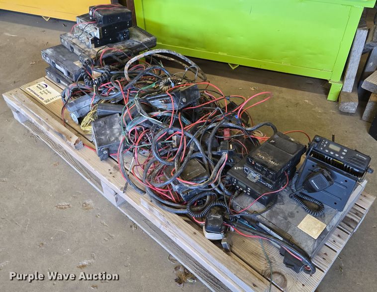 image for item EF1715 Radios