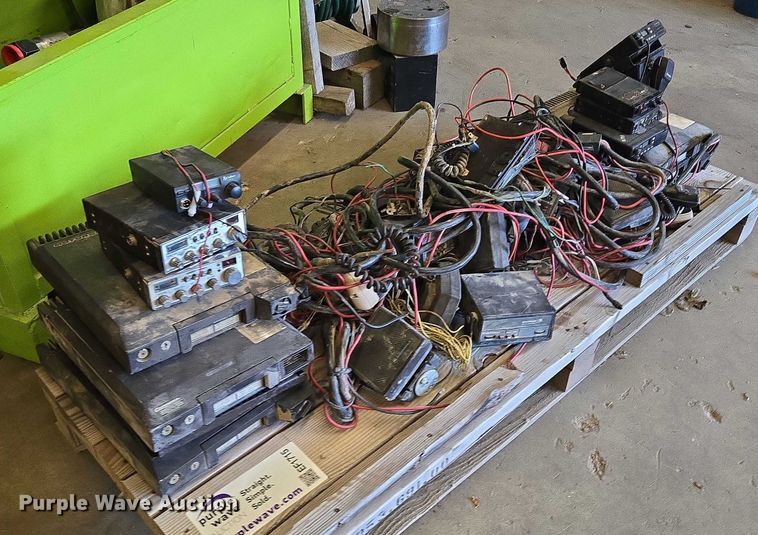 image for item EF1715 Radios