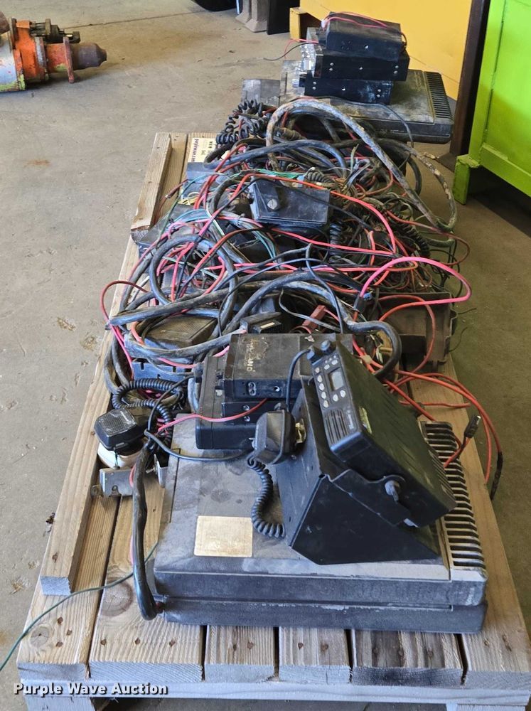 image for item EF1715 Radios