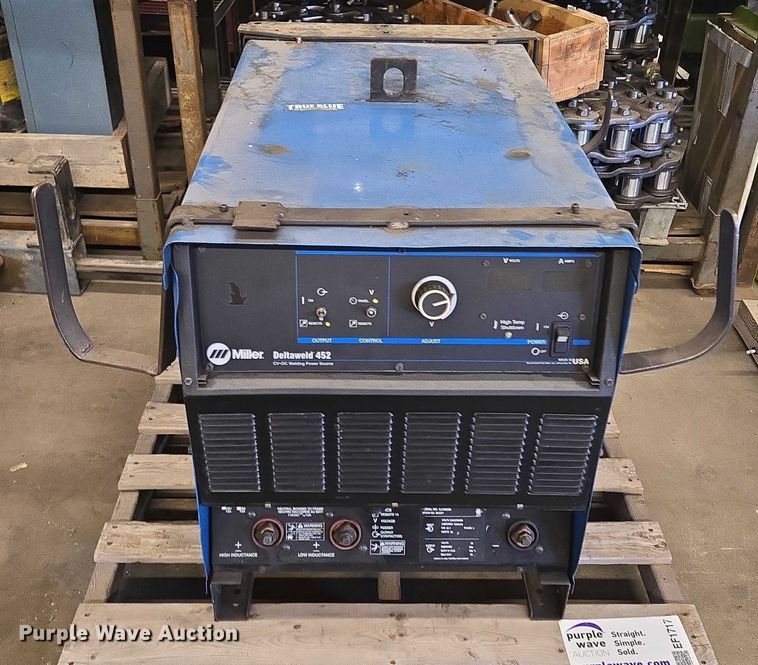 image for item EF1717 Miller Deltaweld 452 welder/generator
