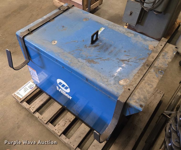 image for item EF1717 Miller Deltaweld 452 welder/generator