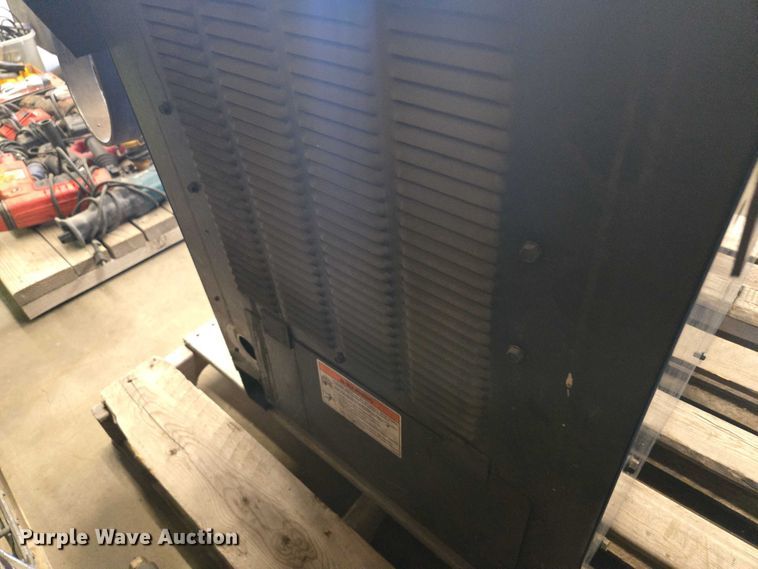 image for item EF1717 Miller Deltaweld 452 welder/generator