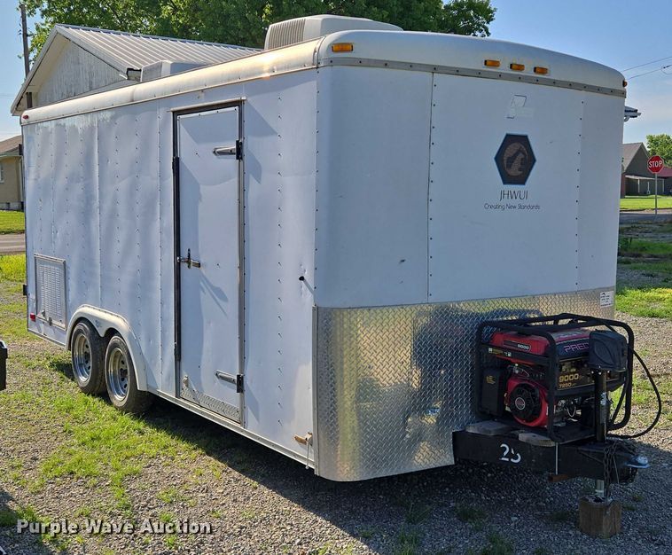 image for item EF1774 1996 P L818TA2 enclosed cargo trailer