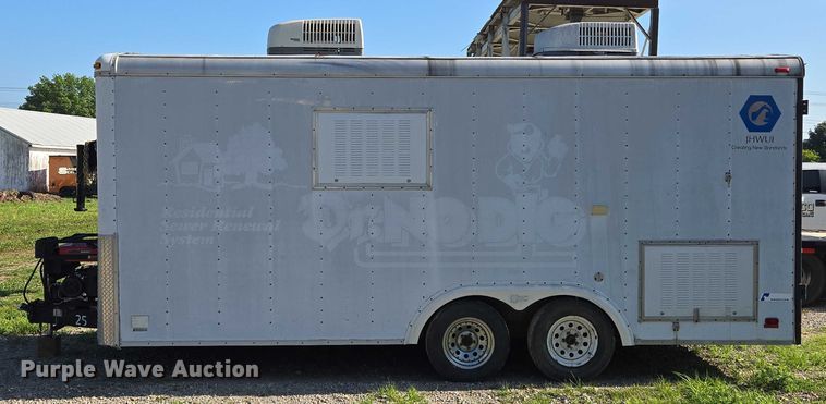 image for item EF1774 1996 P L818TA2 enclosed cargo trailer