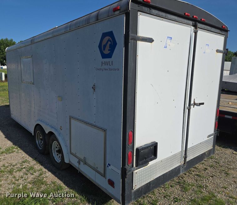 image for item EF1774 1996 P L818TA2 enclosed cargo trailer