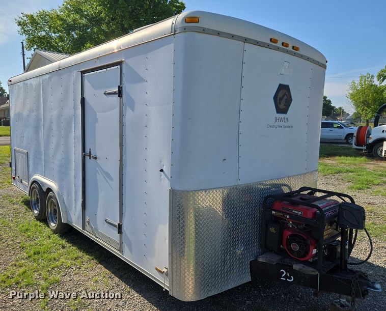 image for item EF1774 1996 P L818TA2 enclosed cargo trailer