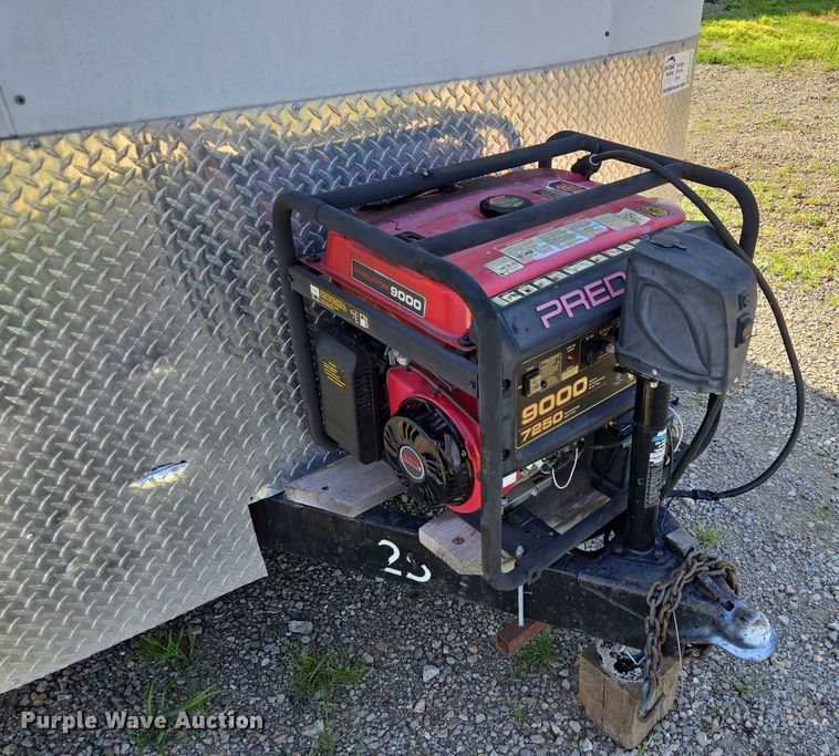 image for item EF1774 1996 P L818TA2 enclosed cargo trailer