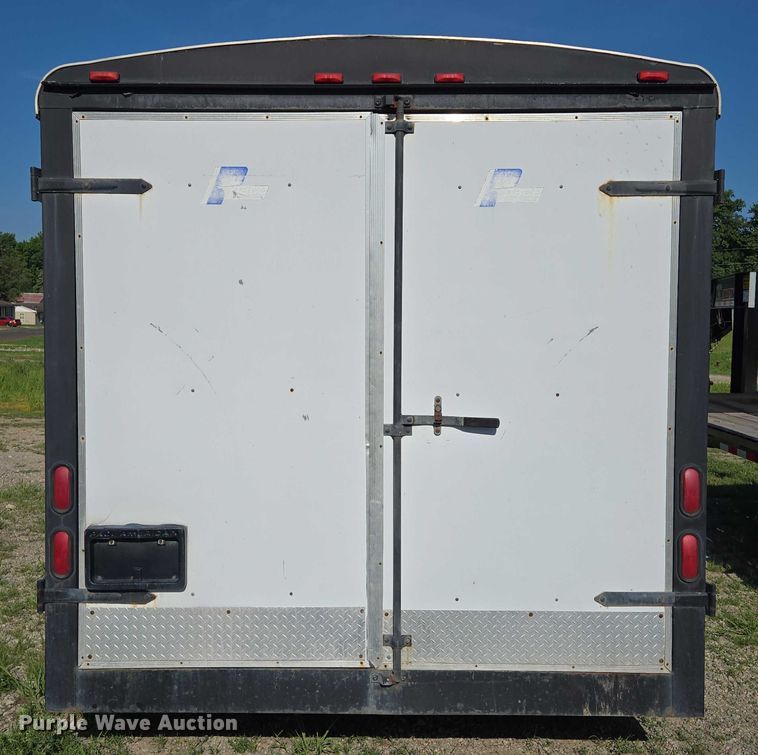 image for item EF1774 1996 P L818TA2 enclosed cargo trailer