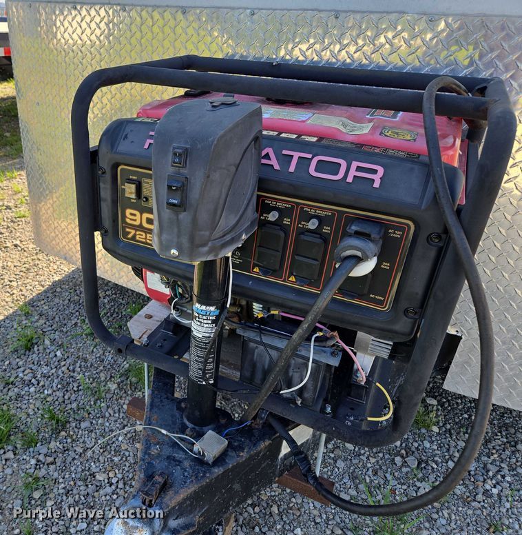 image for item EF1774 1996 P L818TA2 enclosed cargo trailer