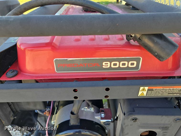 image for item EF1774 1996 P L818TA2 enclosed cargo trailer