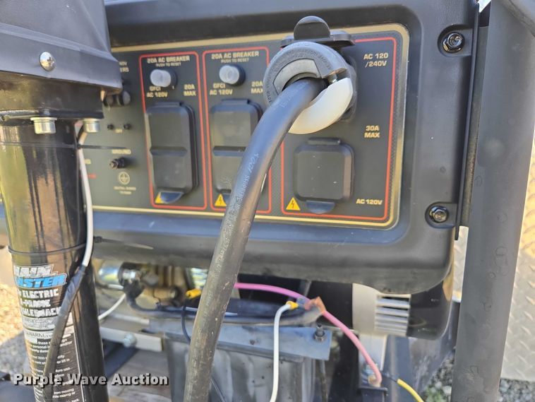 image for item EF1774 1996 P L818TA2 enclosed cargo trailer