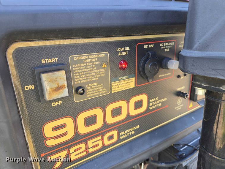 image for item EF1774 1996 P L818TA2 enclosed cargo trailer