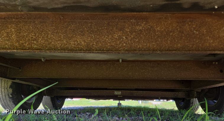 image for item EF1774 1996 P L818TA2 enclosed cargo trailer