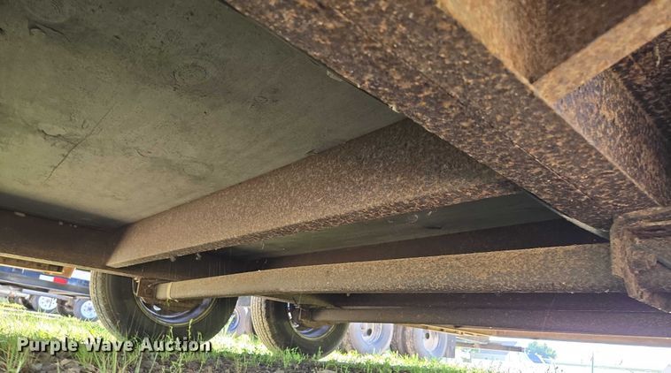 image for item EF1774 1996 P L818TA2 enclosed cargo trailer