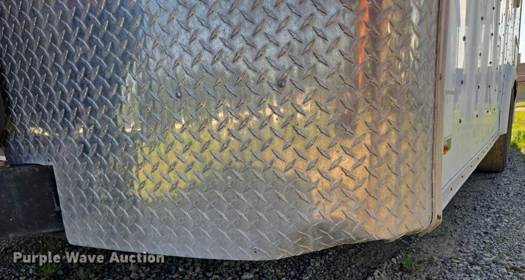 image for item EF1774 1996 P L818TA2 enclosed cargo trailer