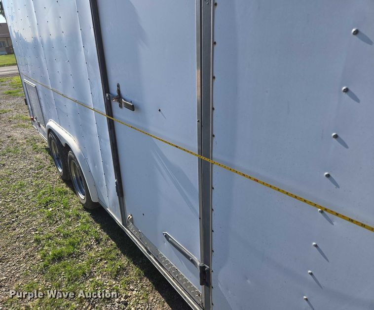 image for item EF1774 1996 P L818TA2 enclosed cargo trailer