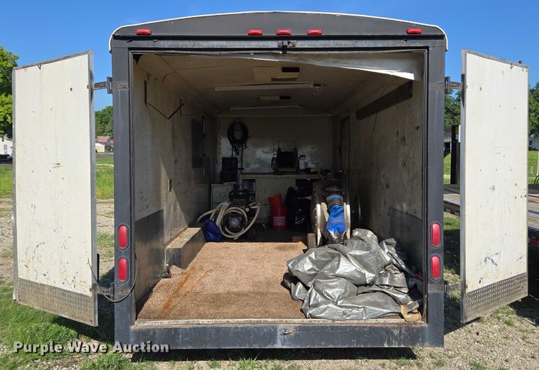 image for item EF1774 1996 P L818TA2 enclosed cargo trailer