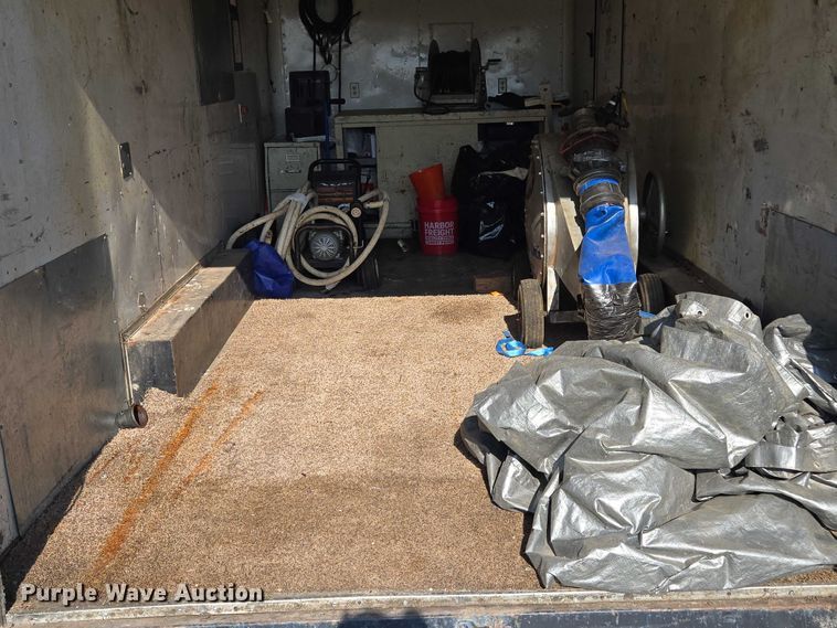 image for item EF1774 1996 P L818TA2 enclosed cargo trailer