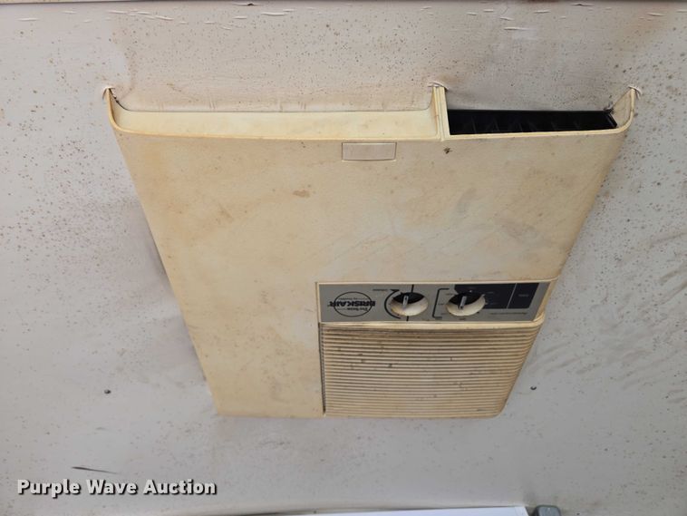 image for item EF1774 1996 P L818TA2 enclosed cargo trailer