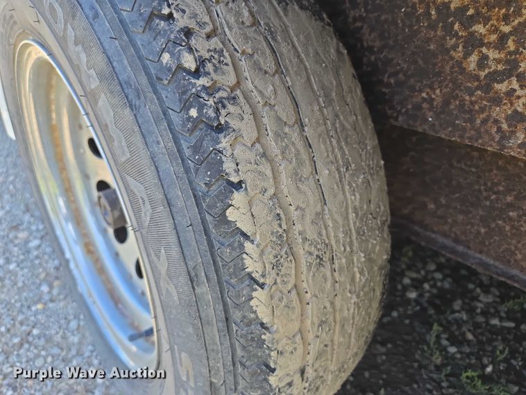 image for item EF1774 1996 P L818TA2 enclosed cargo trailer