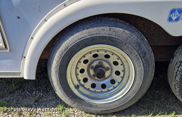 image for item EF1774 1996 P L818TA2 enclosed cargo trailer