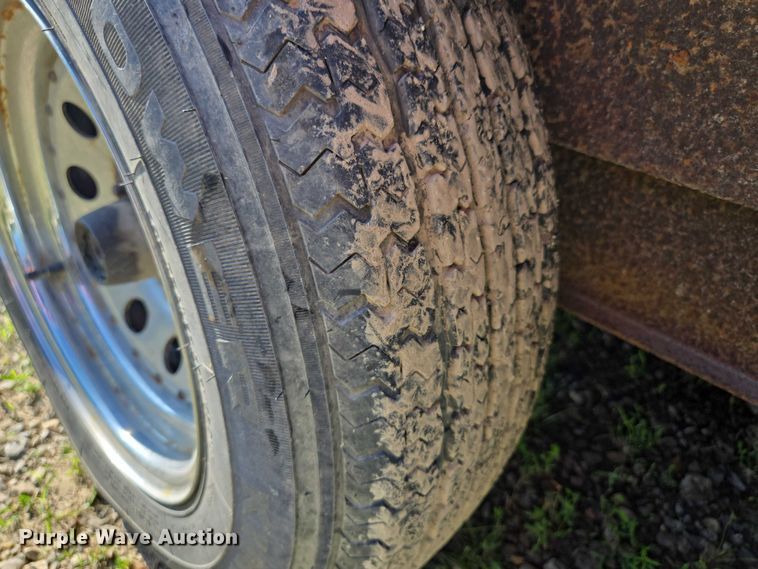 image for item EF1774 1996 P L818TA2 enclosed cargo trailer