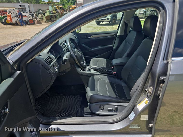 image for item EF1775 2014 Volkswagen Passat TSI SE 