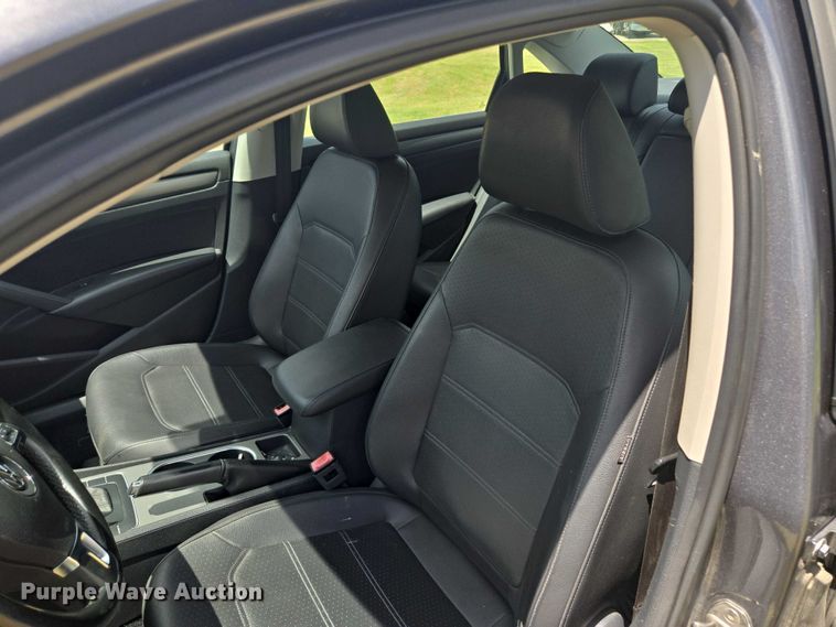 image for item EF1775 2014 Volkswagen Passat TSI SE 