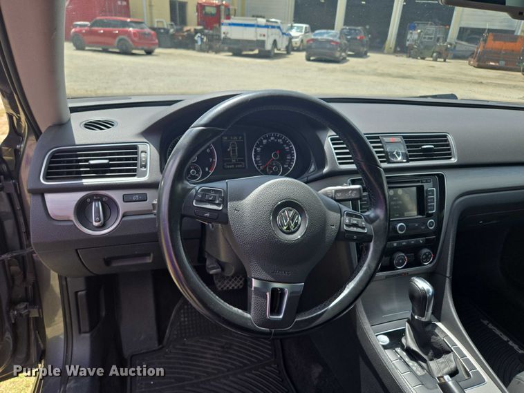 image for item EF1775 2014 Volkswagen Passat TSI SE 