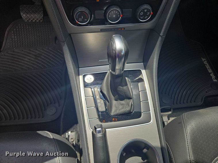 image for item EF1775 2014 Volkswagen Passat TSI SE 