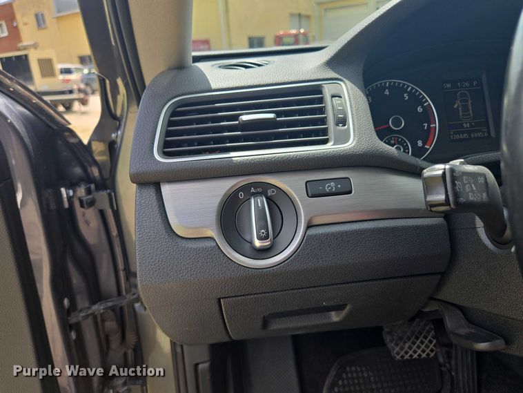 image for item EF1775 2014 Volkswagen Passat TSI SE 