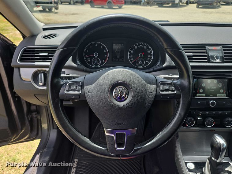 image for item EF1775 2014 Volkswagen Passat TSI SE 