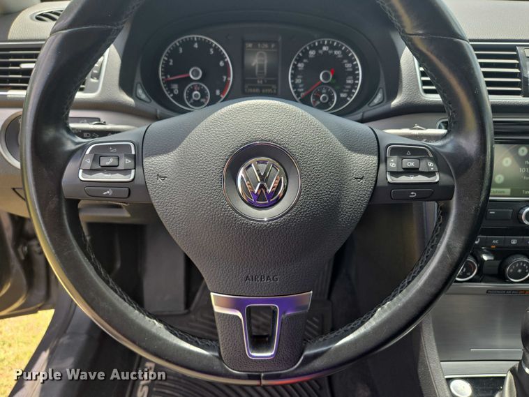 image for item EF1775 2014 Volkswagen Passat TSI SE 