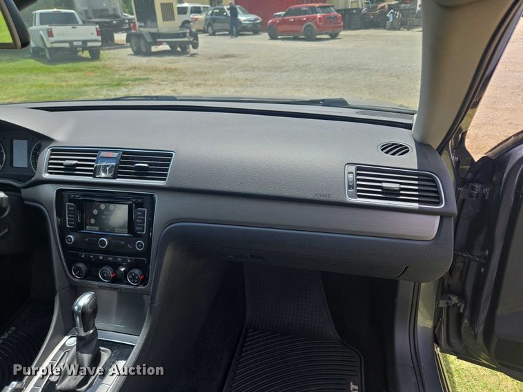 image for item EF1775 2014 Volkswagen Passat TSI SE 