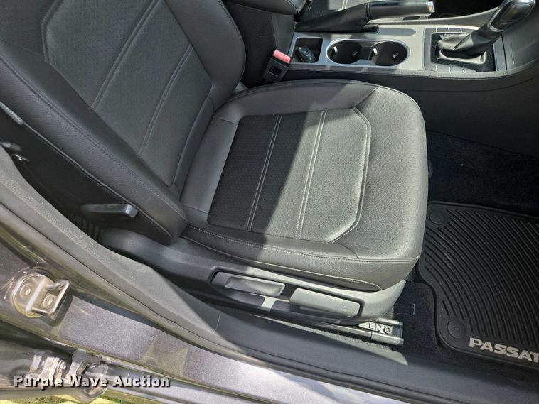 image for item EF1775 2014 Volkswagen Passat TSI SE 