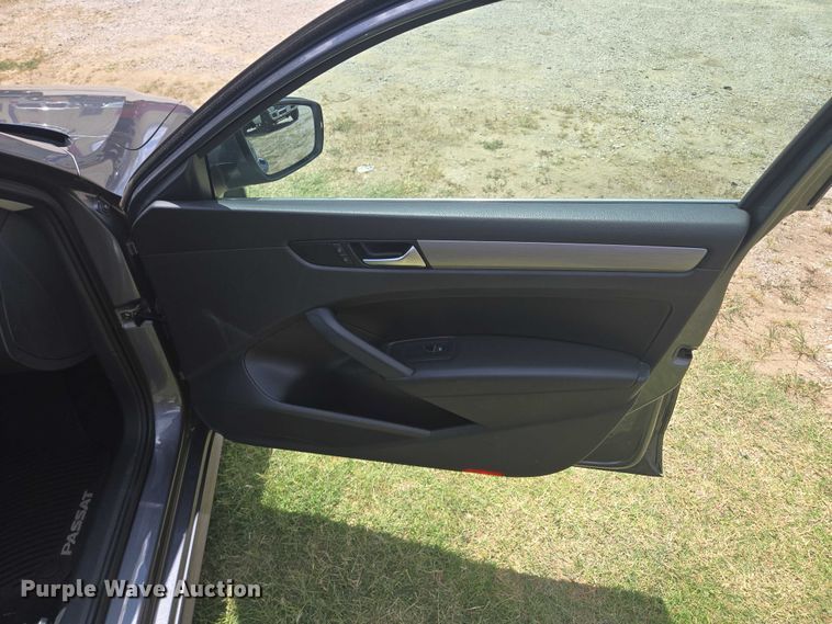 image for item EF1775 2014 Volkswagen Passat TSI SE 