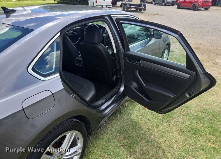 image for item EF1775 2014 Volkswagen Passat TSI SE 