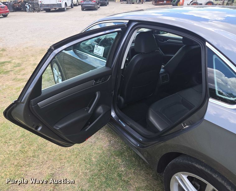 image for item EF1775 2014 Volkswagen Passat TSI SE 