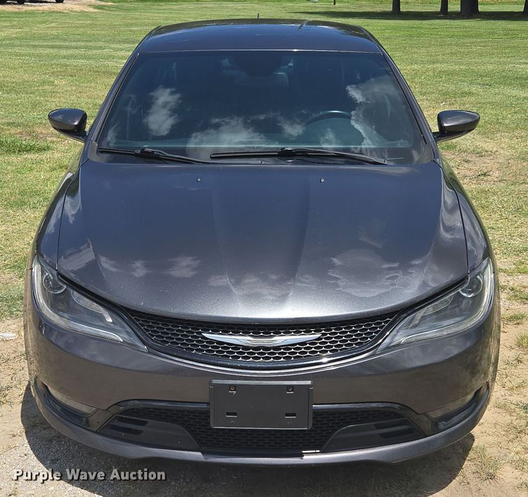 image for item EF1776 2015 Chrysler 200 S 