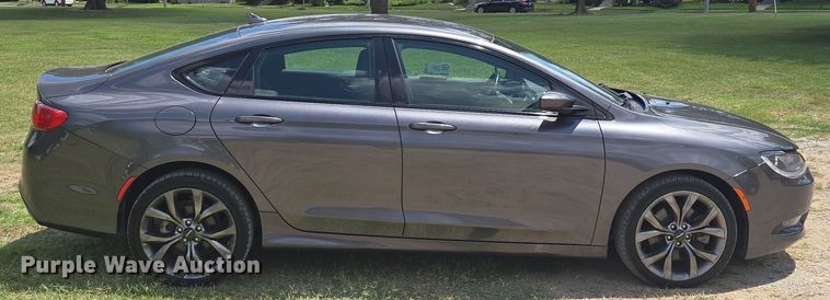 image for item EF1776 2015 Chrysler 200 S 