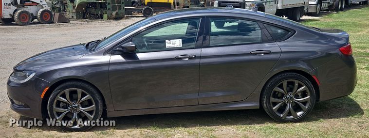 image for item EF1776 2015 Chrysler 200 S 