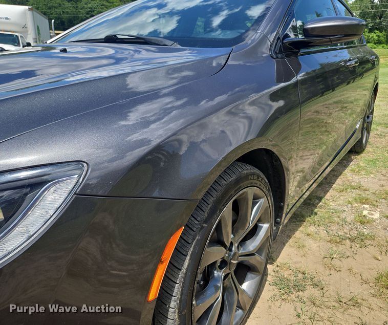 image for item EF1776 2015 Chrysler 200 S 