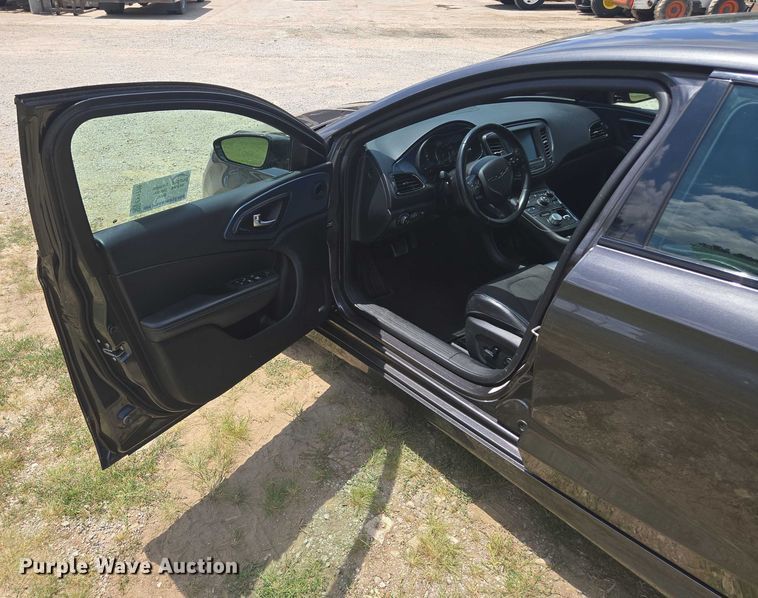 image for item EF1776 2015 Chrysler 200 S 