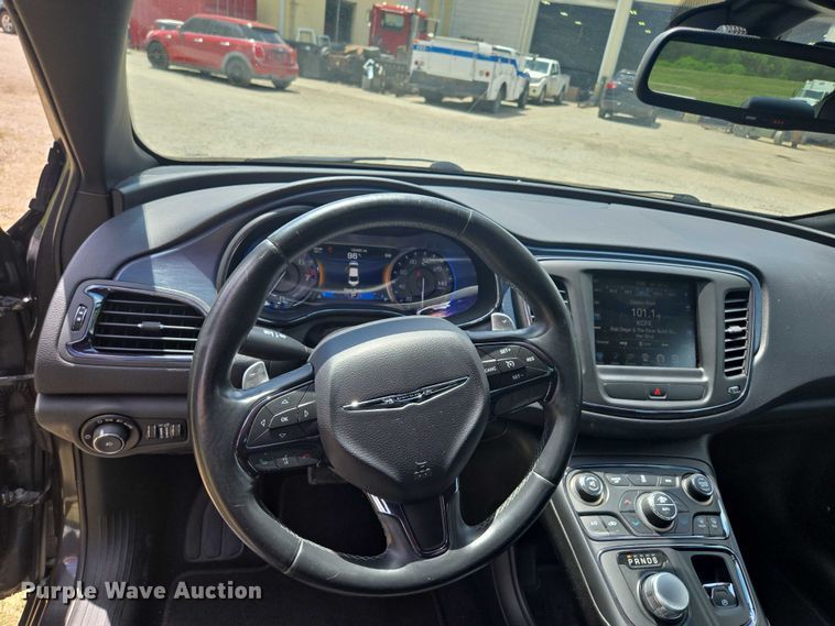 image for item EF1776 2015 Chrysler 200 S 