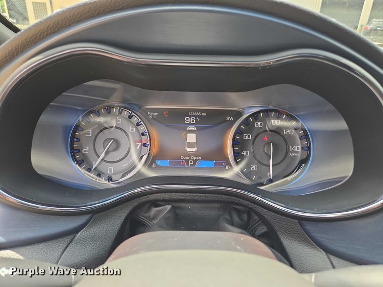 image for item EF1776 2015 Chrysler 200 S 