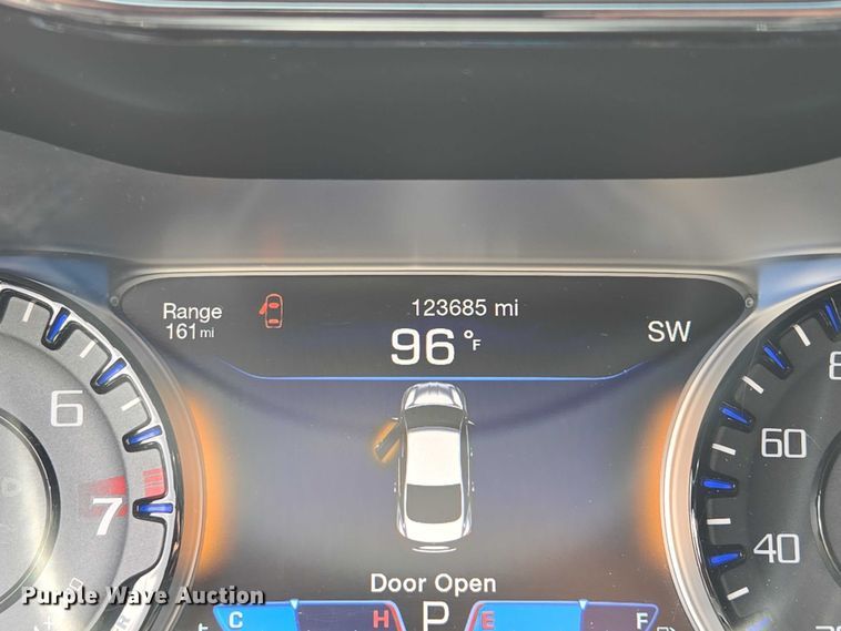 image for item EF1776 2015 Chrysler 200 S 