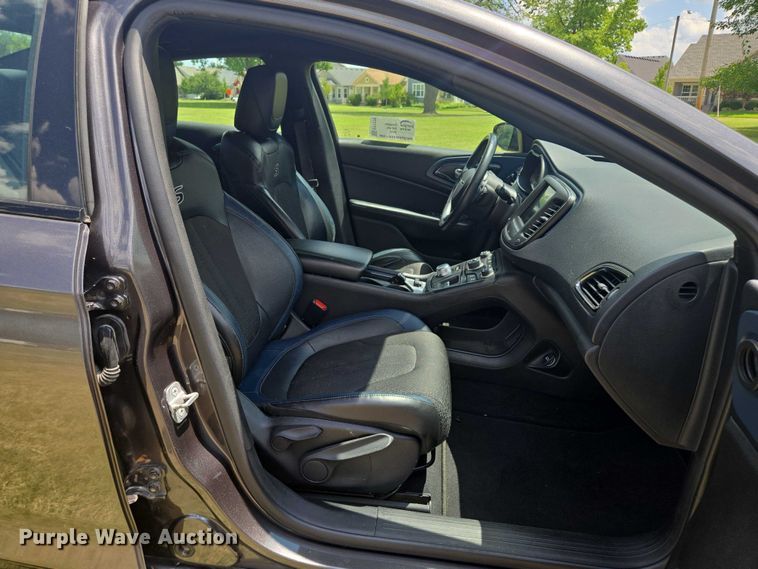 image for item EF1776 2015 Chrysler 200 S 