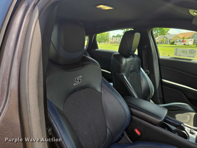 image for item EF1776 2015 Chrysler 200 S 