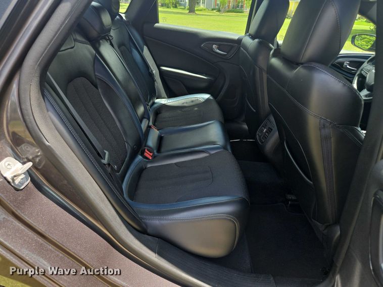 image for item EF1776 2015 Chrysler 200 S 