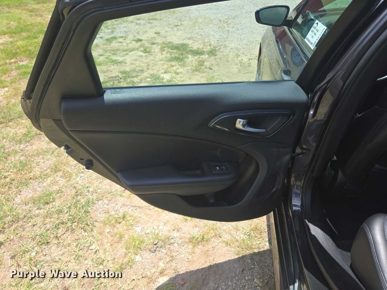 image for item EF1776 2015 Chrysler 200 S 